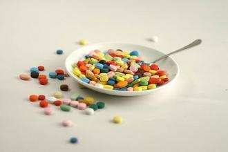 药用辅料市场规模增添，，，，，，，，增添速率较快