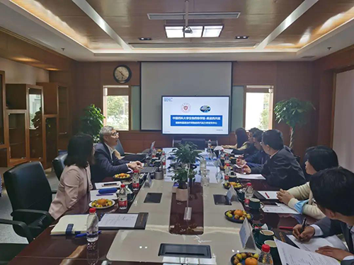 旋乐吧spin8首席执行官陈春麟博士，，，商务生长部副总裁蔡金娜博士等人热情接待了金能明书记一行。。。。。。。